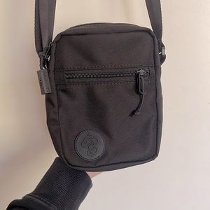 Baboon To the Moon black Sling Bag